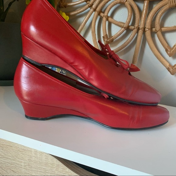 Vintage Red Johansen pumps with laces 9 (36) - Picture 5 of 12